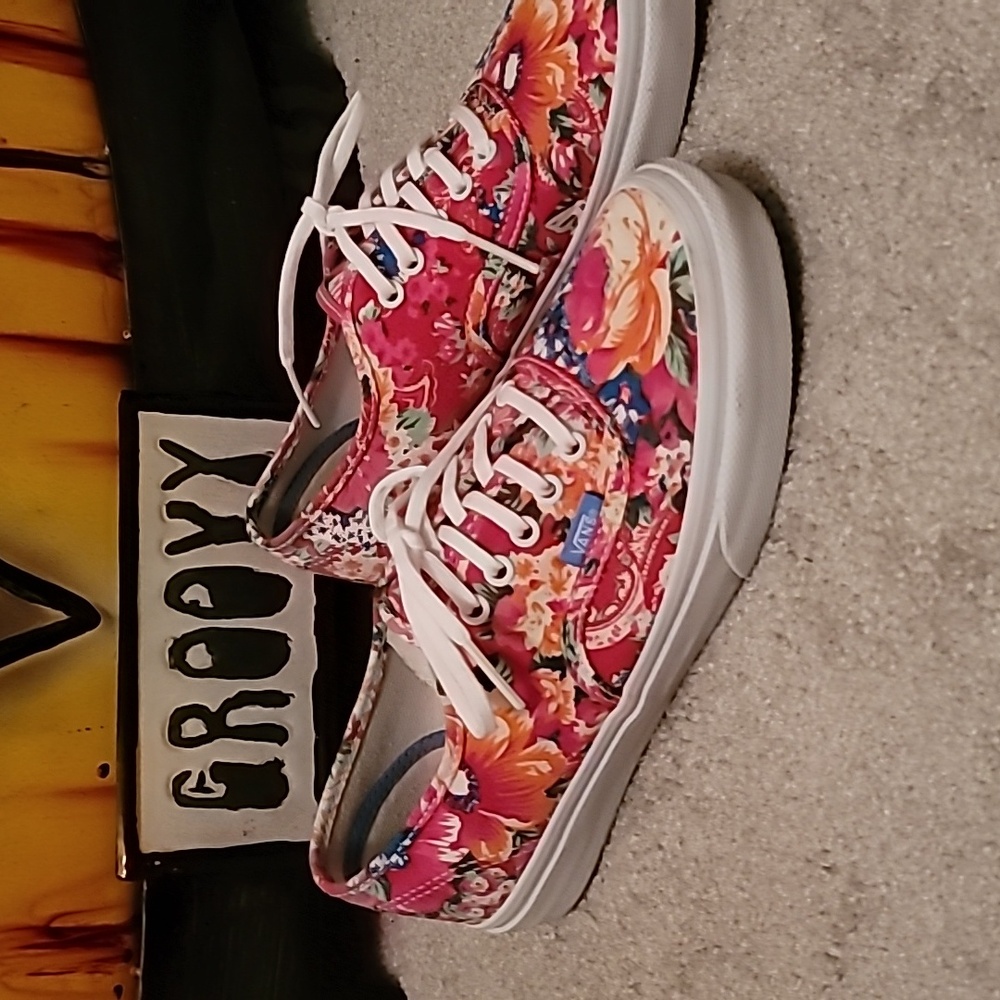 Shoes - Picture 2 of 3